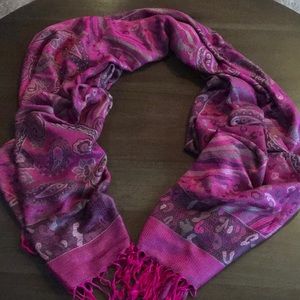 Woman’s scarf